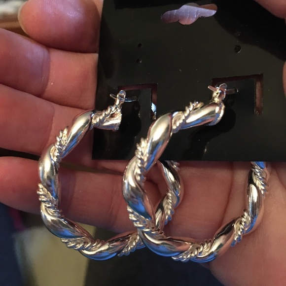 Sterling Silver Detailed Hoop Earrings - Picture 3 of 4